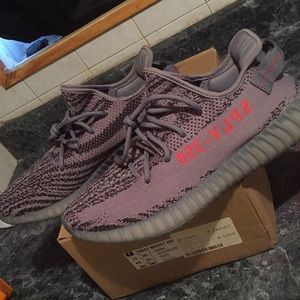 Men’s yeezys sneakers
